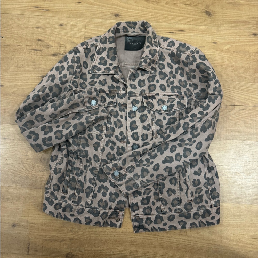 Blank NYC cheetah print jean jacket| sz. M